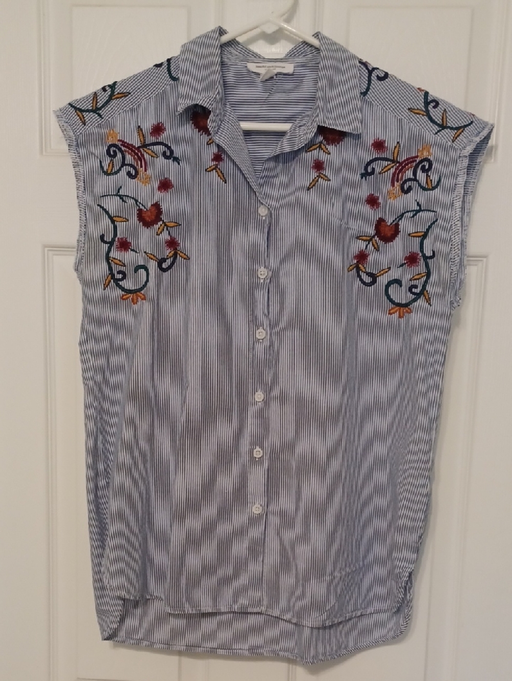 beachlunchlounge Sz S, Runs Big, Blue & White Striped, Embroidered Blouse .